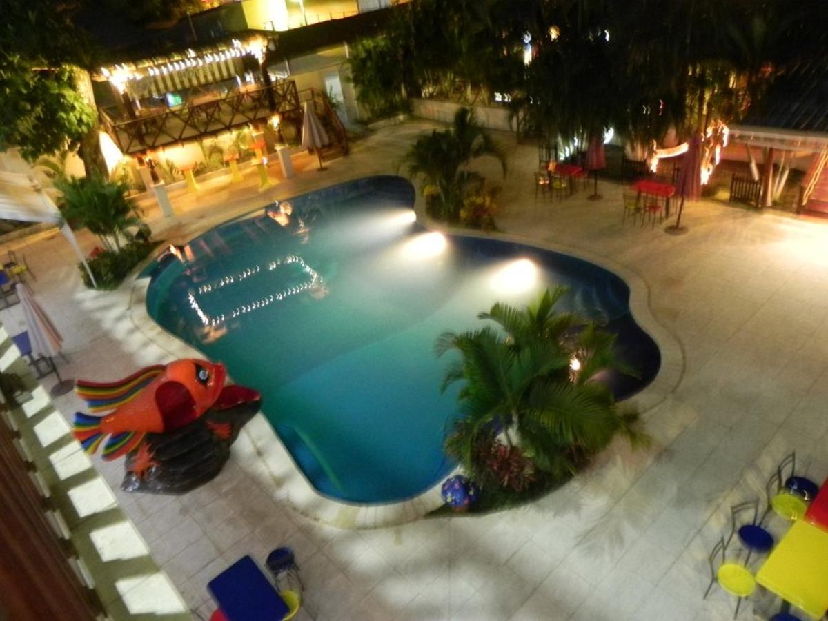 Hotel Puerto Libre Puerto Barrios Exterior photo