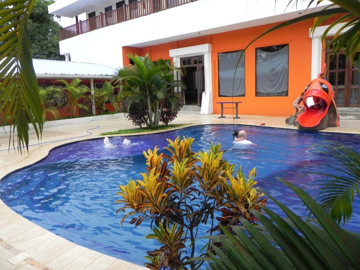 Hotel Puerto Libre Puerto Barrios Exterior photo